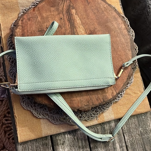 MINT CLUTCH PURSE - Picture 4 of 4